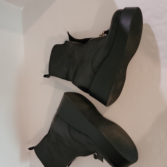 Black Leather Platform Boots - Picture 12 of 15